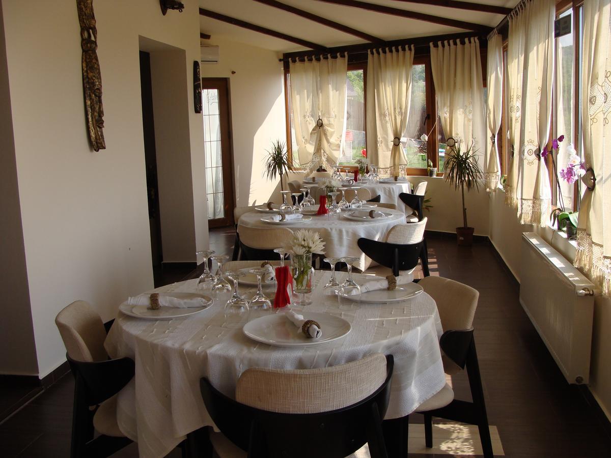 Pensiunea Taverna Bucium 雅西 外观 照片