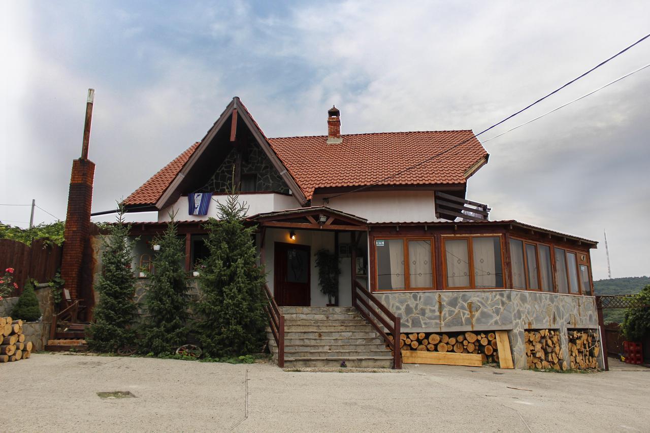 Pensiunea Taverna Bucium 雅西 外观 照片