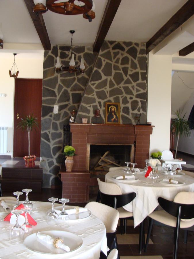Pensiunea Taverna Bucium 雅西 外观 照片